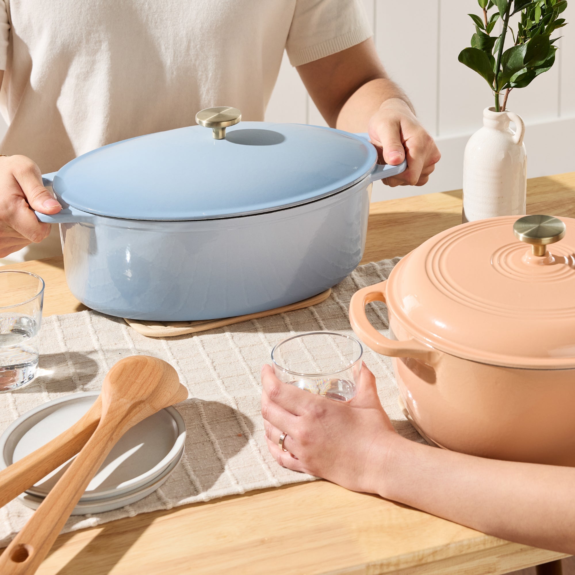 Oval Cast-Iron Dutch Oven Kitchen Cookware w/ Enamel - 7.5qt